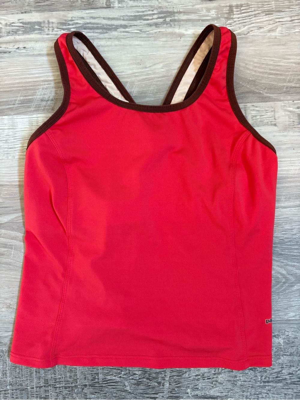 Patagonia Vintage Active Tank a built in sports bra Red with Brown Trim Size M
